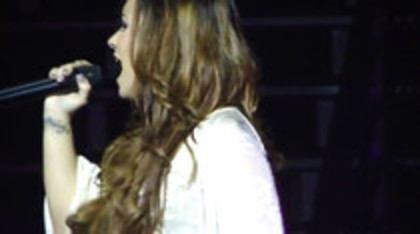 Demi Lovato - Lightweight Live - A Special Night With Demi Lovato (1889)