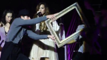 Demi Lovato - Lightweight Live - A Special Night With Demi Lovato (1919)