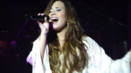 Demi Lovato - Lightweight Live - A Special Night With Demi Lovato (1937)