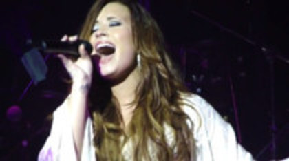 Demi Lovato - Lightweight Live - A Special Night With Demi Lovato (1940) - Demilush - Lightweight Live - A Special Night With Demi Lovato Part oo5