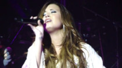Demi Lovato - Lightweight Live - A Special Night With Demi Lovato (1943) - Demilush - Lightweight Live - A Special Night With Demi Lovato Part oo5
