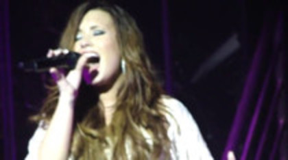 Demi Lovato - Lightweight Live - A Special Night With Demi Lovato (2408)