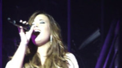 Demi Lovato - Lightweight Live - A Special Night With Demi Lovato (2416)