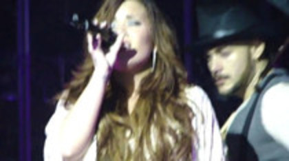 Demi Lovato - Lightweight Live - A Special Night With Demi Lovato (2421)