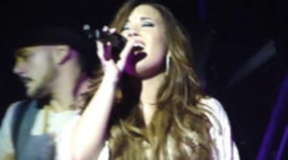 Demi Lovato - Lightweight Live - A Special Night With Demi Lovato (2425)