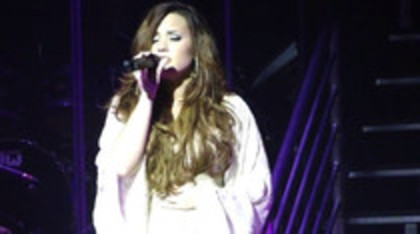 Demi Lovato - Lightweight Live - A Special Night With Demi Lovato (2432)