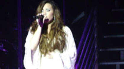 Demi Lovato - Lightweight Live - A Special Night With Demi Lovato (2433)