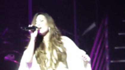 Demi Lovato - Lightweight Live - A Special Night With Demi Lovato (2154)