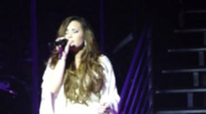 Demi Lovato - Lightweight Live - A Special Night With Demi Lovato (2610)