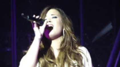 Demi Lovato - Lightweight Live - A Special Night With Demi Lovato (2658)