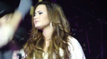 Demi Lovato - Lightweight Live - A Special Night With Demi Lovato (2304)