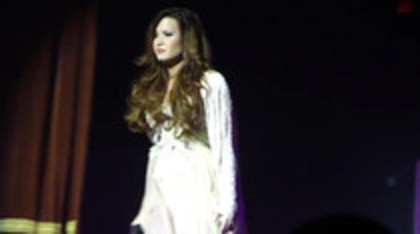 Demi Lovato - Lightweight Live - A Special Night With Demi Lovato (2323)