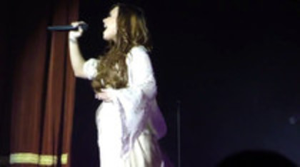 Demi Lovato - Lightweight Live - A Special Night With Demi Lovato (2377)