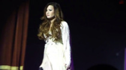 Demi Lovato - Lightweight Live - A Special Night With Demi Lovato (2383)