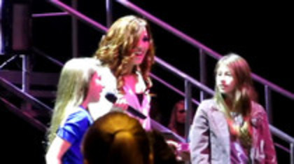 Demi Lovato Skyscraper live at Souncheck (49)