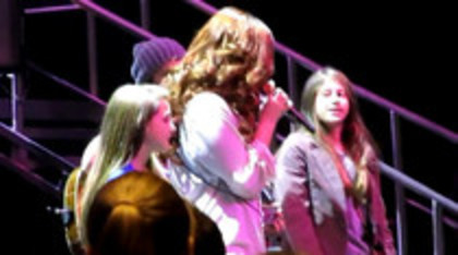 Demi Lovato Skyscraper live at Souncheck (83) Demi Lovato Skyscraper live at Souncheck (83)