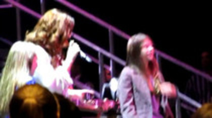 Demi Lovato Skyscraper live at Souncheck (200)
