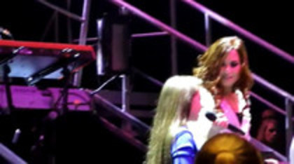 Demi Lovato Skyscraper live at Souncheck (226) Demi Lovato Skyscraper live at Souncheck (226)