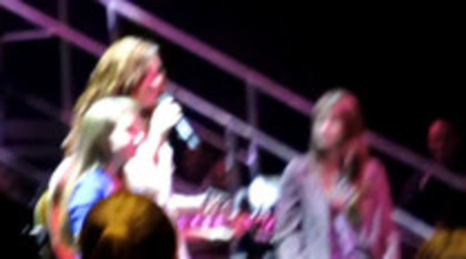 Demi Lovato Skyscraper live at Souncheck (241) Demi Lovato Skyscraper live at Souncheck (241)