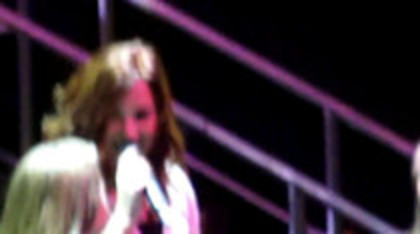 Demi Lovato Skyscraper live at Souncheck (251) Demi Lovato Skyscraper live at Souncheck (251)