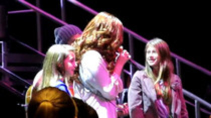 Demi Lovato Skyscraper live at Souncheck (264) Demi Lovato Skyscraper live at Souncheck (264)