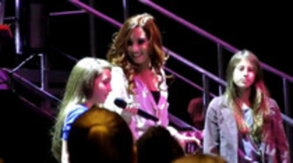 Demi Lovato Skyscraper live at Souncheck (561)