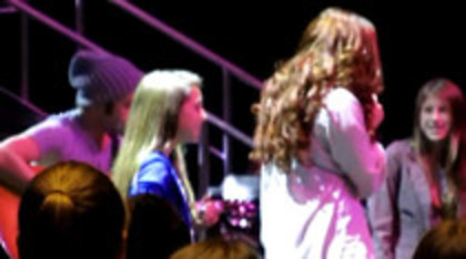 Demi Lovato Skyscraper live at Souncheck (1141)