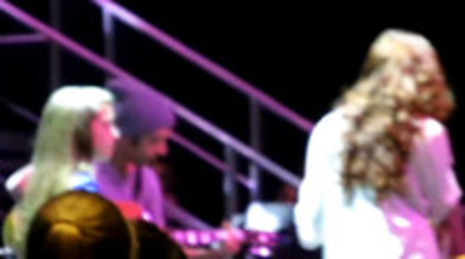 Demi Lovato Skyscraper live at Souncheck (1250)