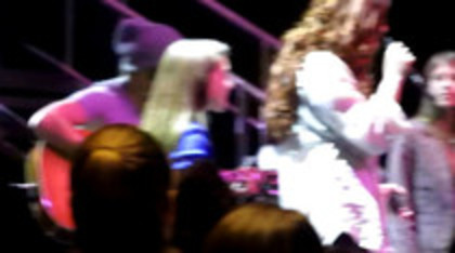 Demi Lovato Skyscraper live at Souncheck (1267)