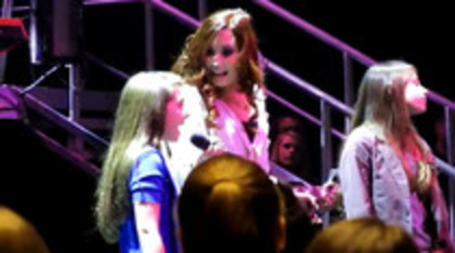 Demi Lovato Skyscraper live at Souncheck (902) - Demilush Skyscraper live at Souncheck Part oo2
