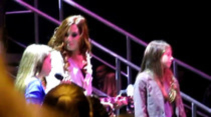Demi Lovato Skyscraper live at Souncheck (905) - Demilush Skyscraper live at Souncheck Part oo2