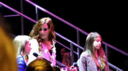 Demi Lovato Skyscraper live at Souncheck (906) - Demilush Skyscraper live at Souncheck Part oo2