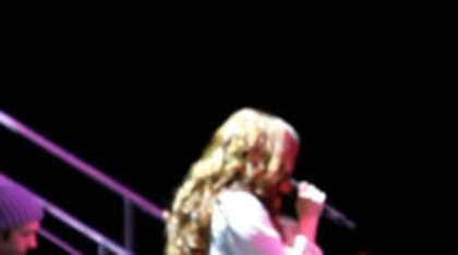 Demi Lovato Skyscraper live at Souncheck (1303)