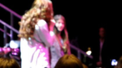 Demi Lovato Skyscraper live at Souncheck (1373)