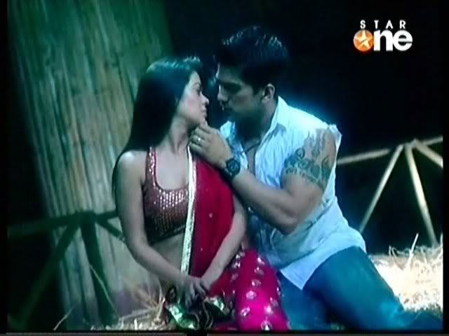 Abhimanyu_Nikita__BOL_HALKE_HALK-3 - DILL MILL GAYYE - Nikki And Abhi - Bol Na Halke Halke - Caps