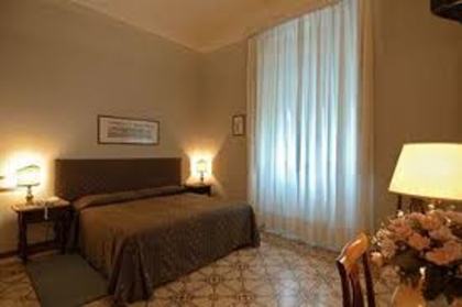 camera lui deea si octavian