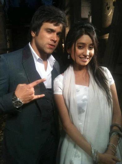 422852_295467813856229_100001790383178_723023_1141269325_n - xxRithvik Dhanjani si Asha Negi-Arjun si Purvixx