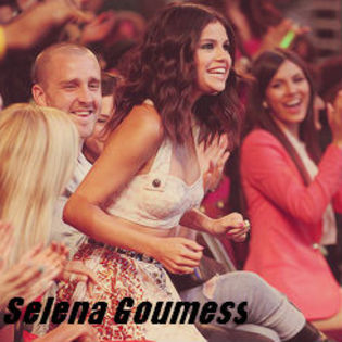 sel gmz - Selena Gomez Best Dressed At 2012 Kids Choice Awards