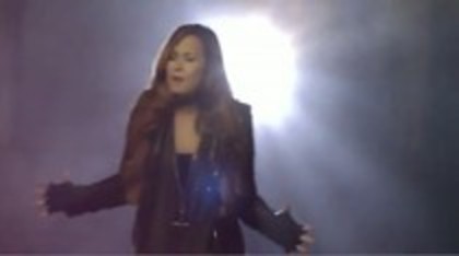 Demi - Lovato - Give - Your - Heart - A - Break (1016)