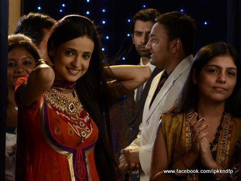 8 - Iss Pyaar Ko Kya Naam Doon - Picture Gallery II