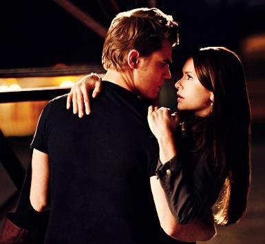 298957_290167337679542_534754484_n - Paul Wesley