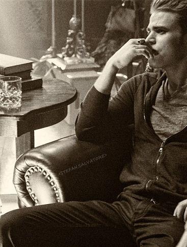 306603_399621850067423_3634597_n