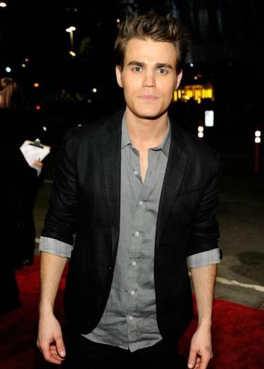 374882_344705018892440_252874978075445_1325228_2107695600_n - Paul Wesley