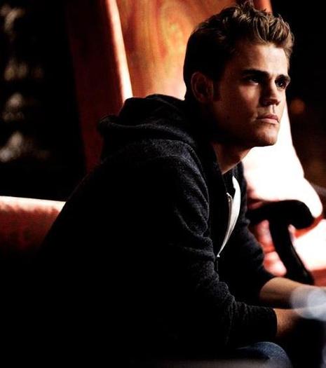 390411_334430179919924_252874978075445_1292826_483995786_n - Paul Wesley