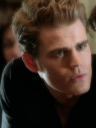 431458_382453491784259_252874978075445_1432142_735402546_n - Paul Wesley