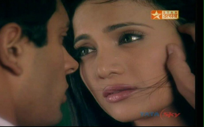 vlcsnap24764 1 (5) - DILL MII GAYYE KaSh Random Caps