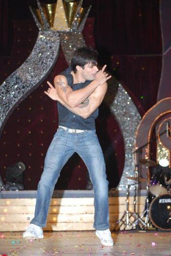 armaan danseaza