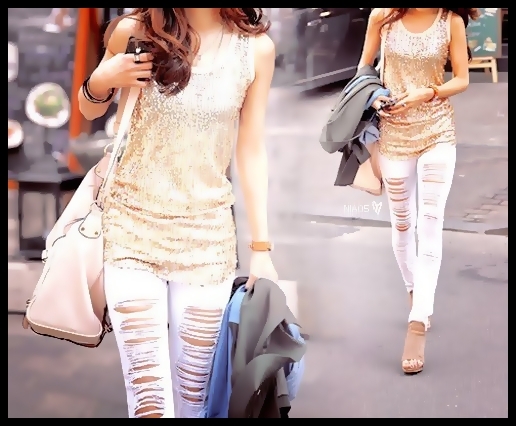 Singurul job disponibil era acela de a fi animatoare intr-un club.