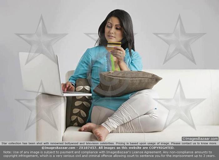530082_321692507892962_200307900031424_919356_118249728_n - Hina Khan