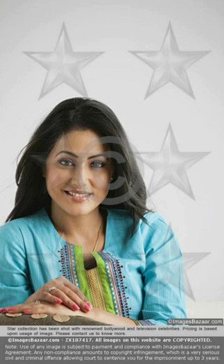 560316_321695184559361_200307900031424_919444_1596842455_n - Hina Khan